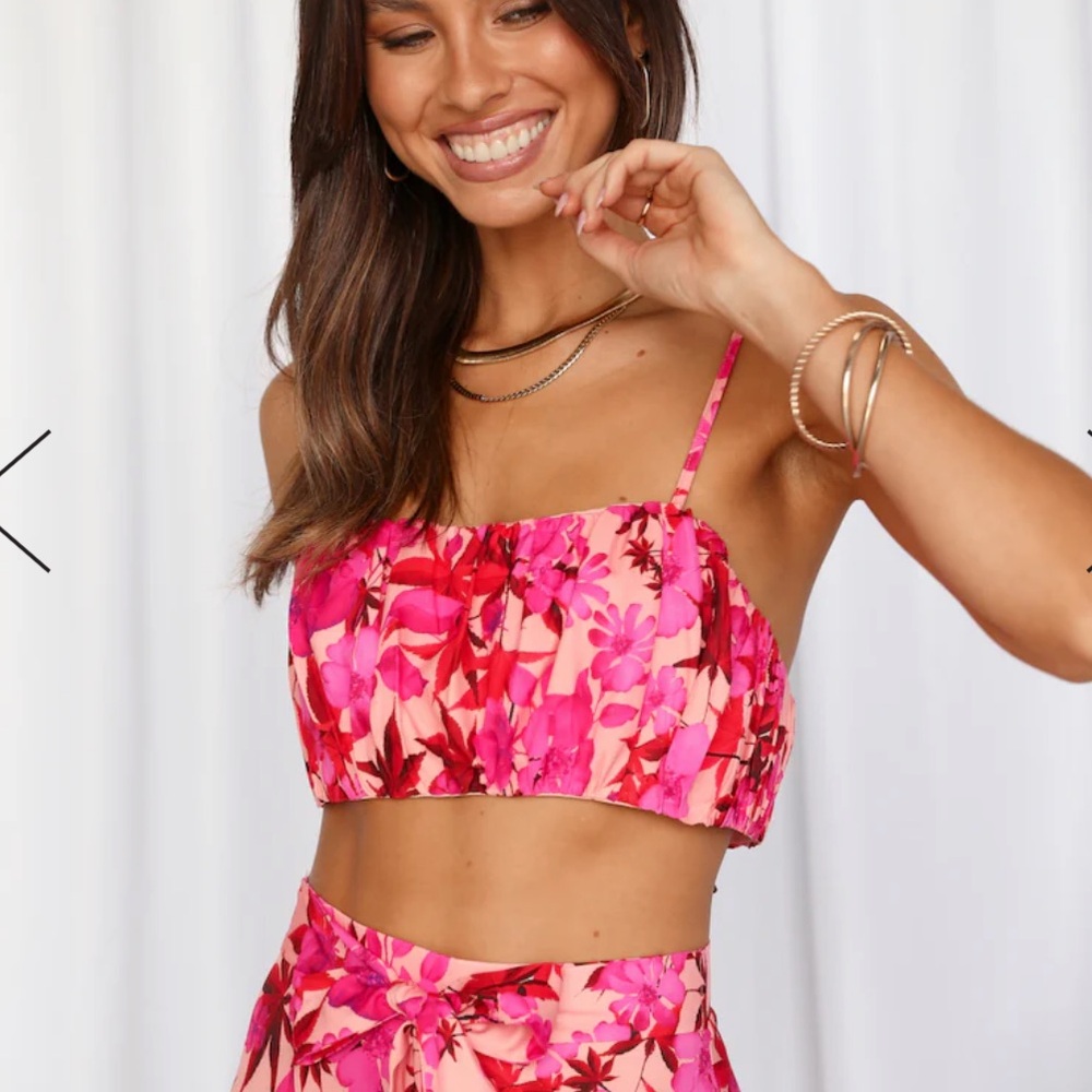 Hello Molly Crop Floral Top in Hot Pink